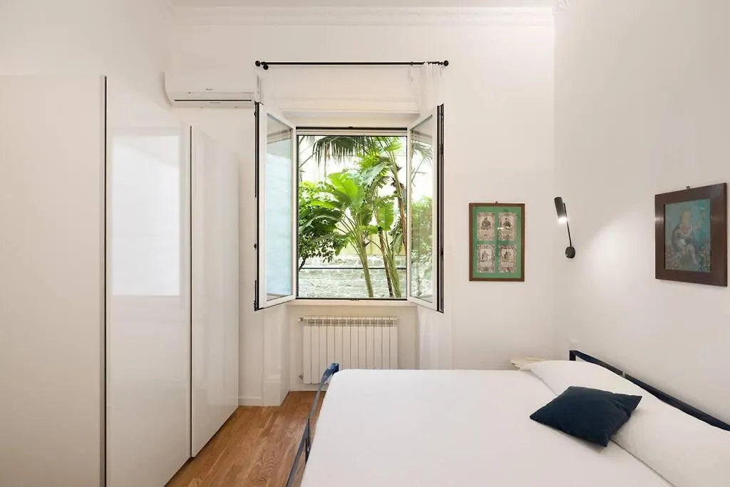 The Garden Boutique Apartment By Domusicily Palermo Italy